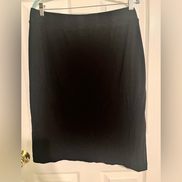 Elegant Black Women's Stretch Skirt - Picture 1 of 4